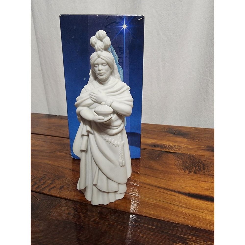 1982 Avon Nativity Collectibles The Magi Kaspar Porcelain‎ Figurine